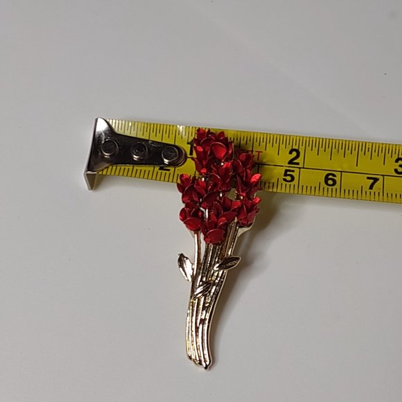 Pretty Red Flower Bouquet Brooch - Picture 9 of 10
